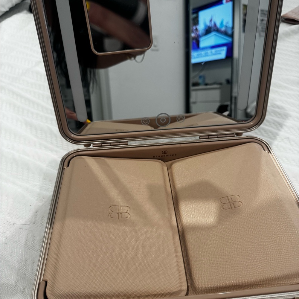 Allies of Skin Compact Mirror with Cream Interior